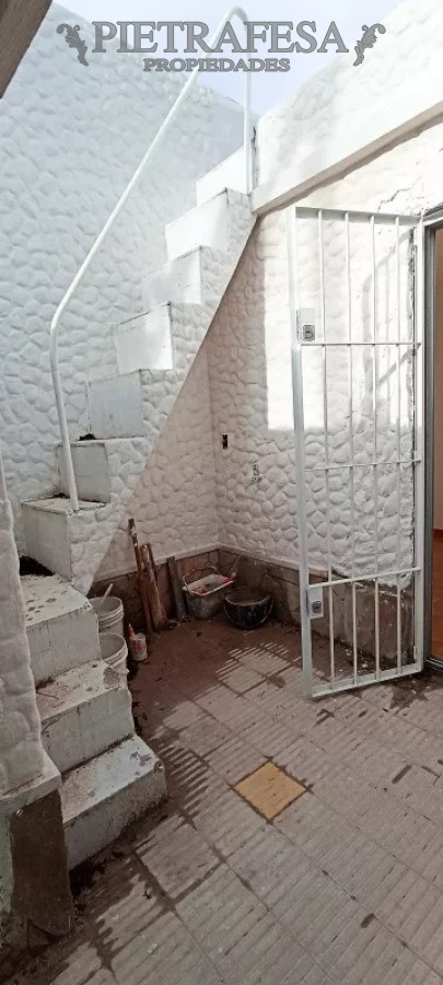 Casa ID.8529 - Casa en venta con renta, 4 dormitorios, 1 baño, azotea y garaje-Cnel. Santiago Labandera -Capurro