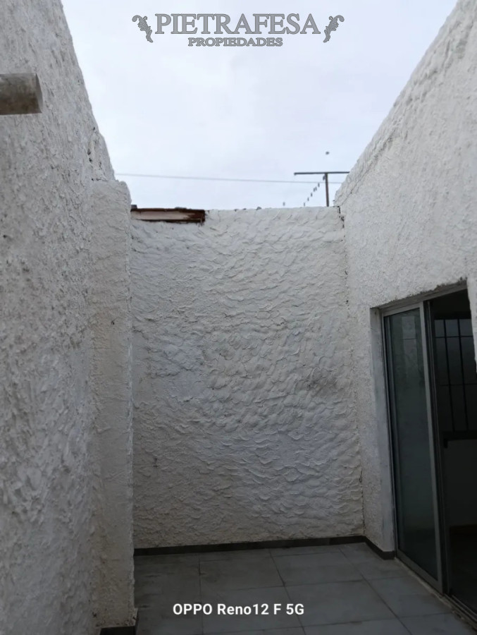 Casa ID.15942 - Casa en alquiler, 1 dormitorio, 1 baño, patio. Cerrito.
