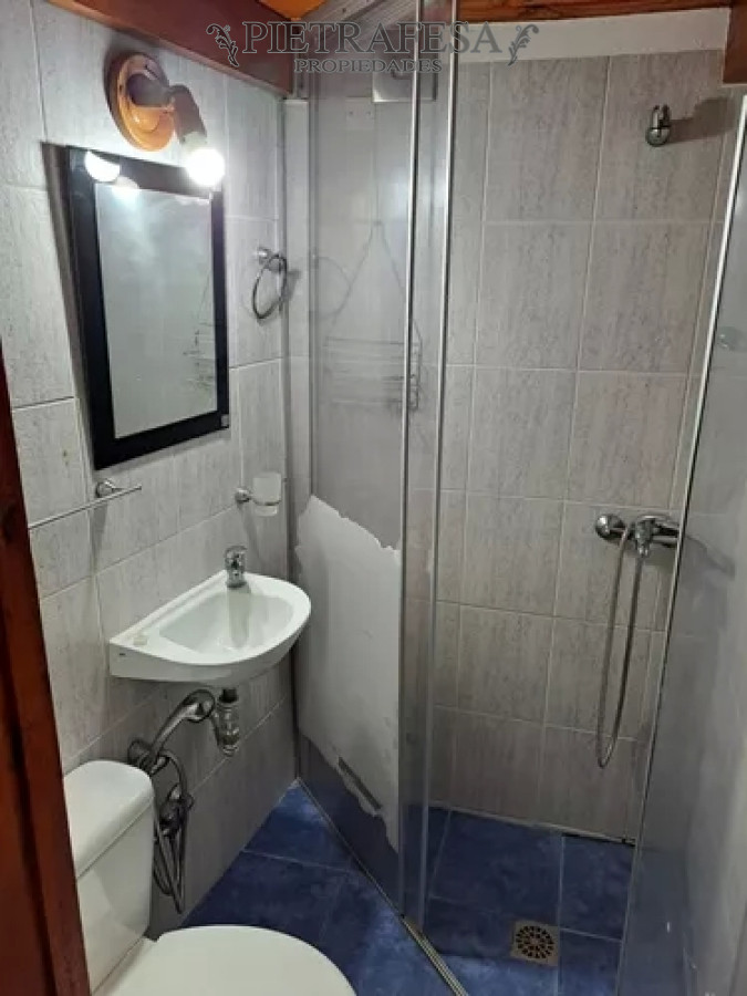 Casa ID.9868 - Casa en venta con renta, 4dorm, 2baños. Cordón.