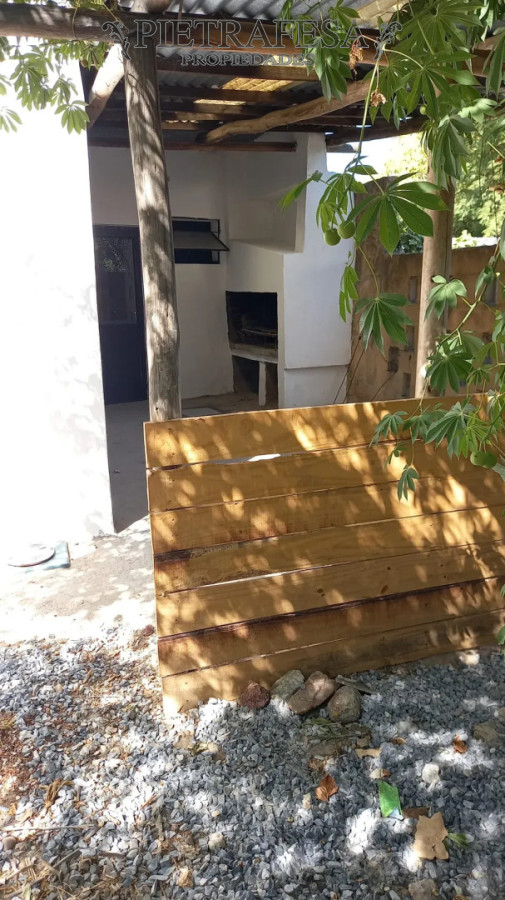 Casa ID.16317 - Casa en alquiler, 2 dormitorios, 1 baño, patio. El Pinar.