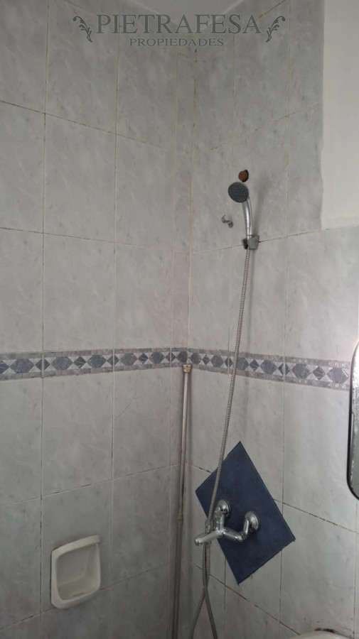 Casa ID.15170 - Casa en alquiler, 2 dormitorios, 1 baño, patio con parrillero, azotea. Prado.