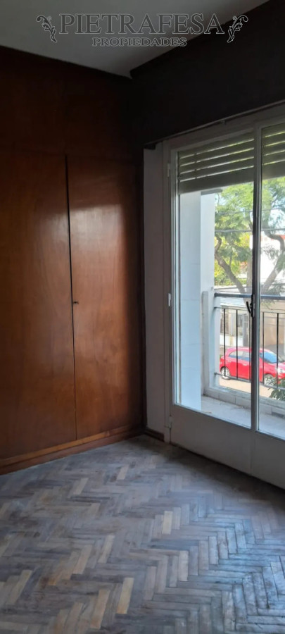 Casa ID.15789 - Casa en alquiler, 4 dormitorios, 2 baños, terraza, azotea, garaje doble. Buceo.