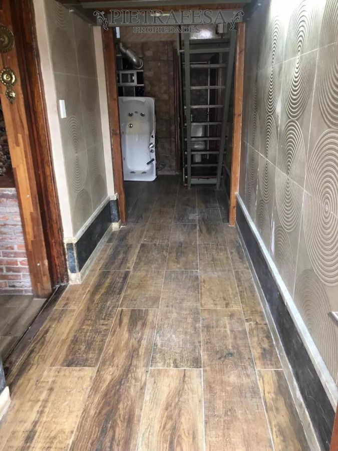 Casa ID.7676 - Casa en venta, Con Renta  3 dormitorios, 1 baño y barbacoa-Antonio Diaz - Prado 
