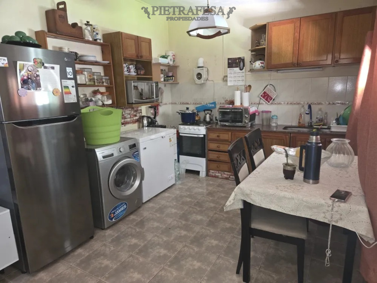 Casa ID.13436 - Casa en venta 2 dormitorios, 1 baño, fondo-Colón 