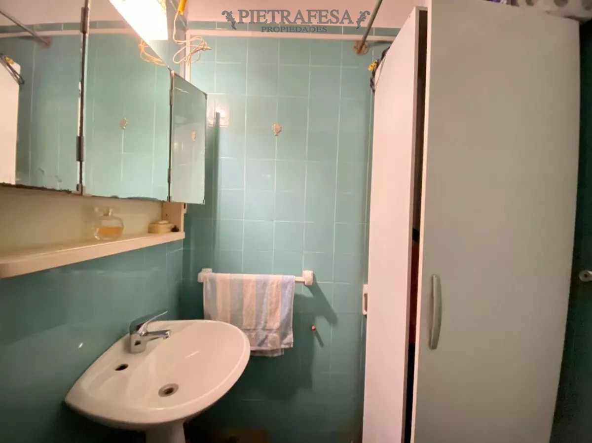 Casa ID.7961 - 2 casas en venta con renta, 4 dormitorios, 3 baños, garaje y fondo- Avenida Cataluña- Parque Batlle