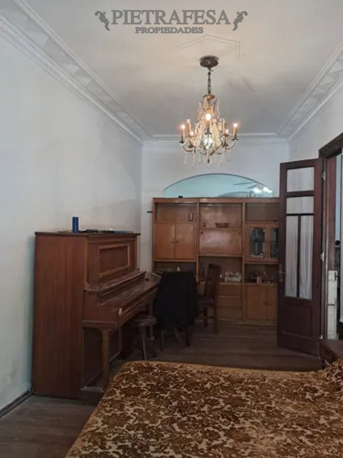 Casa ID.14198 - Casa , 4 dormitorios, 3 baños, patio, garaje, azotea. La Blanqueada.