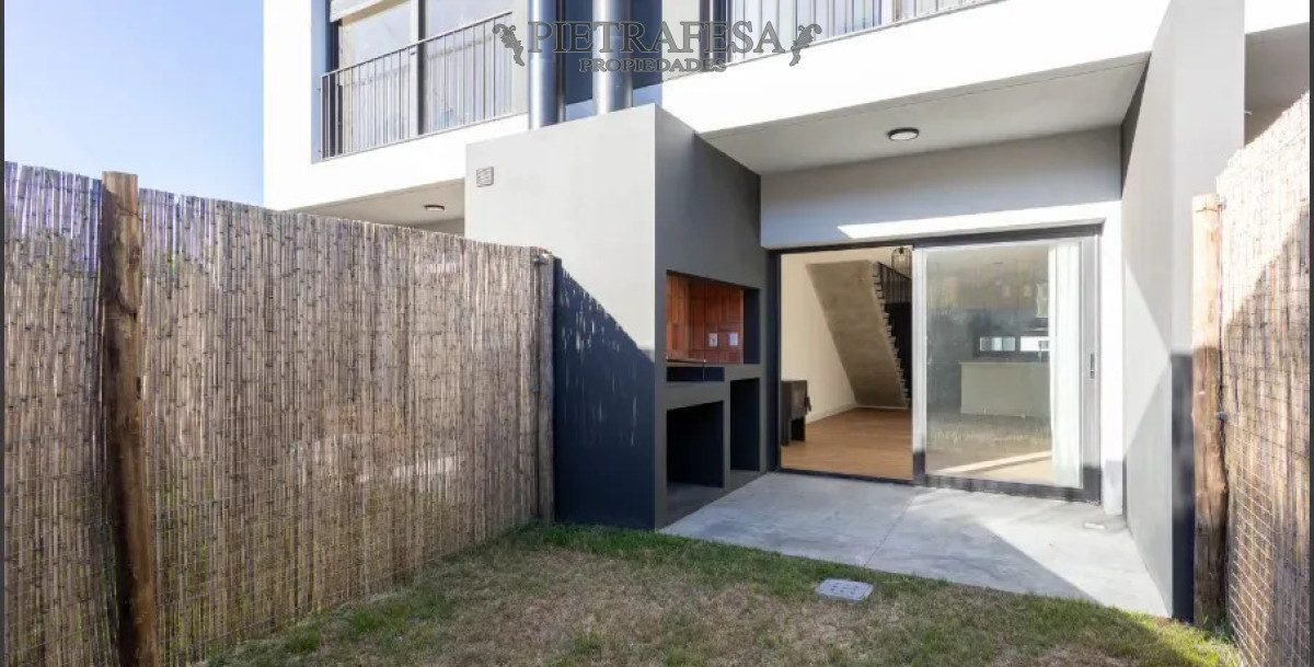 Casa ID.16440 - Casa en venta con renta - 2 dormitorios - 1 baño - Cochera