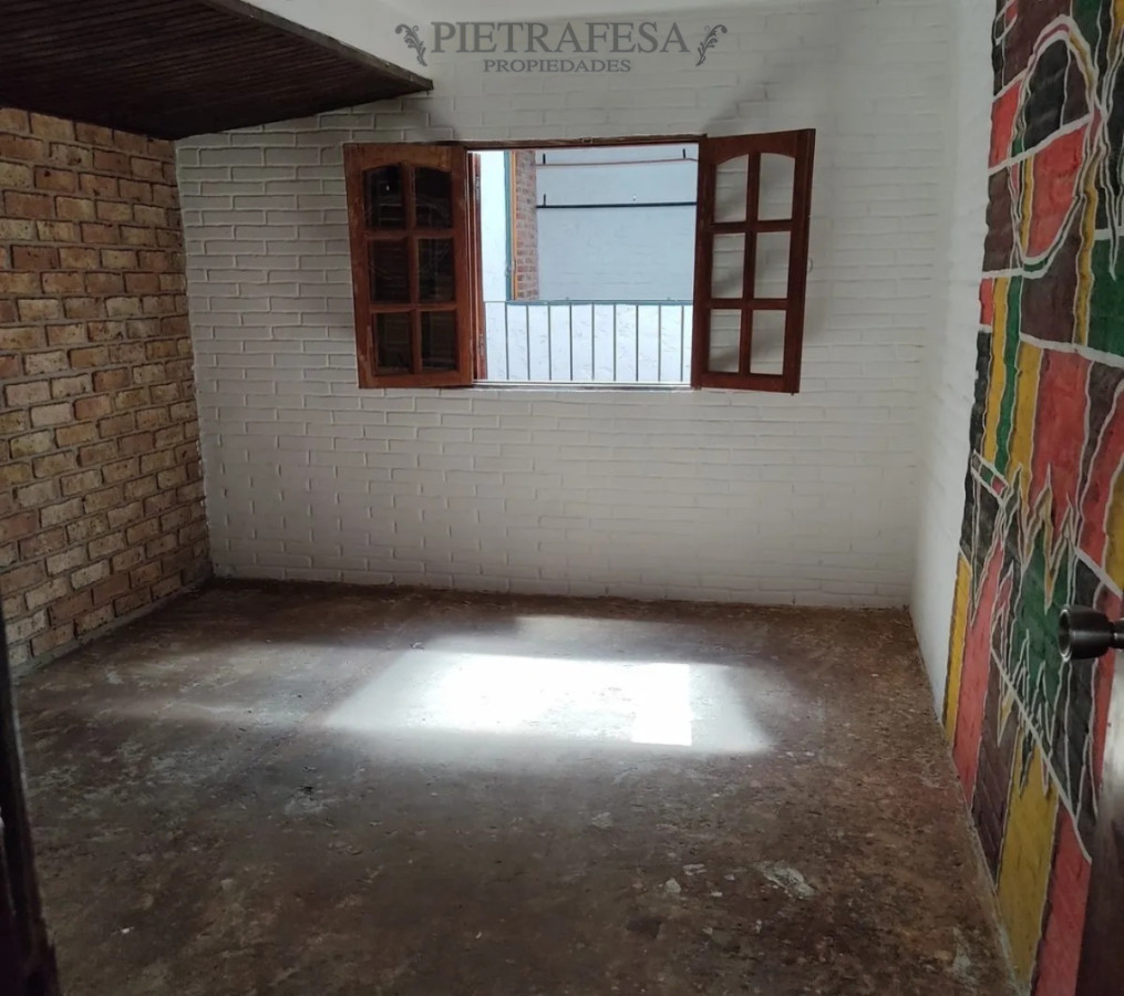 Casa ID.13976 - Casa en venta 4 dorm, 2 baños, patio zona Cordón