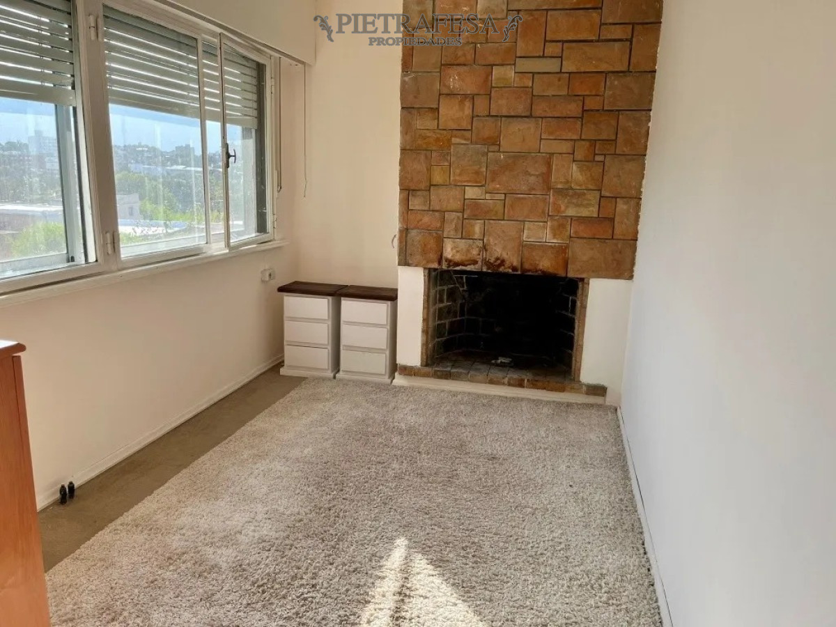 Casa ID.3461 - Casa en venta 5 dormitorios, 2 baños, barbacoa, jardín y garaje- Emancipación -Prado