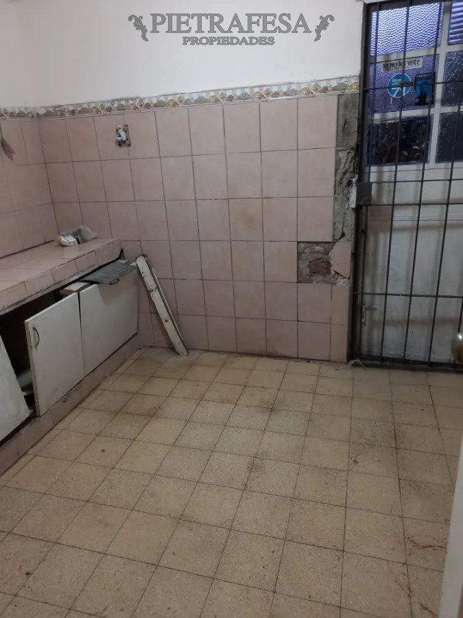 Casa ID.13871 - Casa a reciclar en venta 1 dormitorio ,1 Baño, Patio y Garaje - Unión