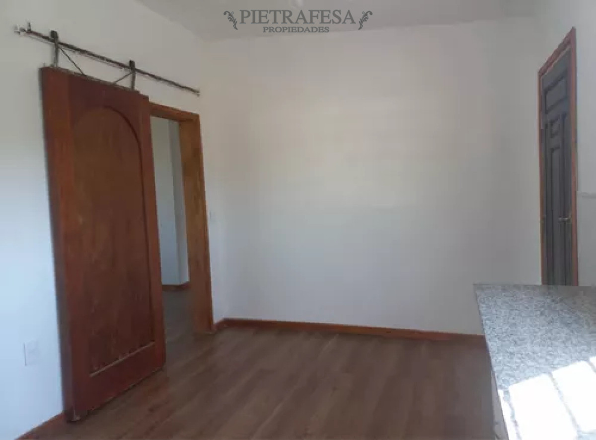 Casa ID.12779 - Casa en alquiler, 2dormitorios, 1baño, patio, cochera. El Pinar.