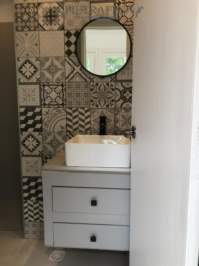 Casa ID.16238 - Apartamento 1 dormitorio con vestidor y patio en Punta Gorda