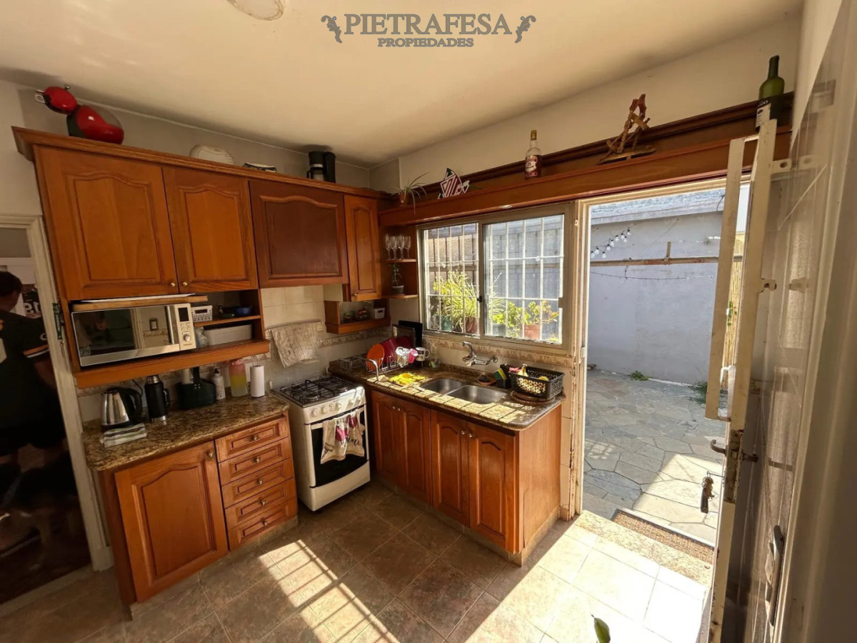 Casa ID.15827 - CARRASCO NORTE-2D-1B-GARAJE