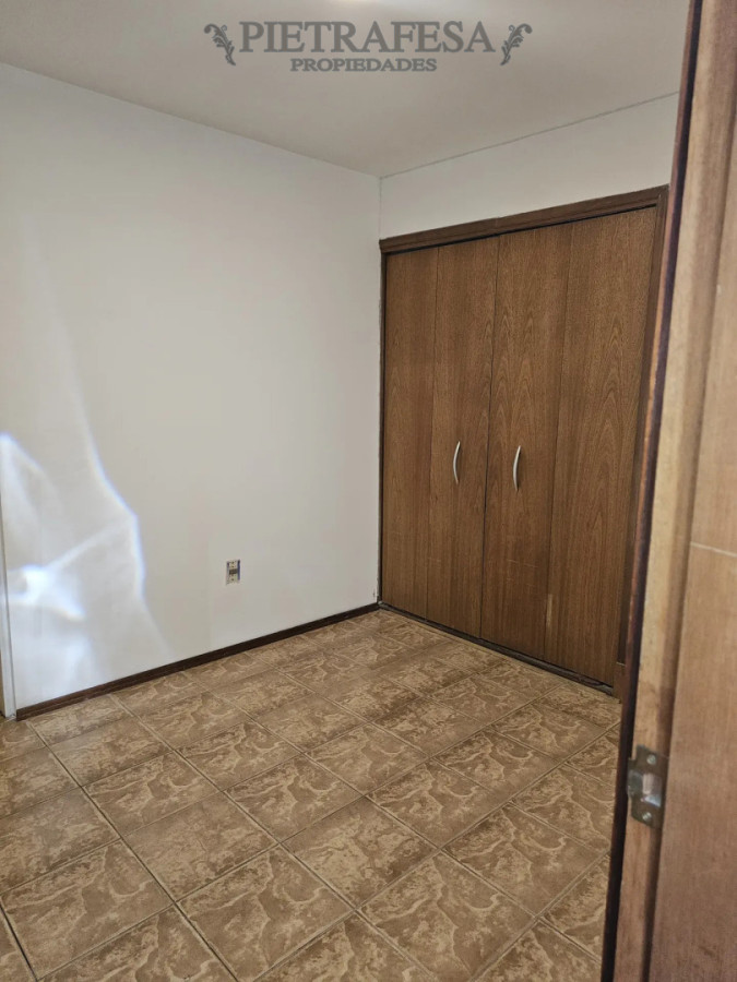 Casa ID.15859 - Casa en alquiler, 3 dormitorios. 2 baños. La Teja.