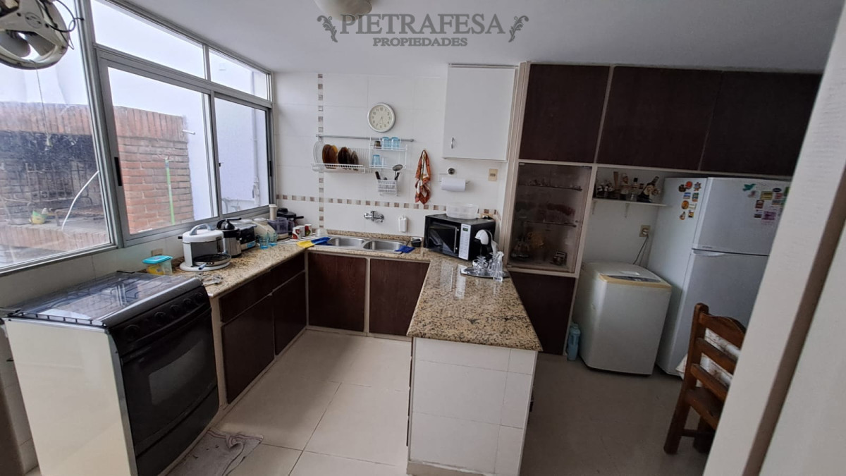 Casa ID.14035 - Casa En Cordón excelente ubicación! 3 Dorm Y Garage Padrón Único