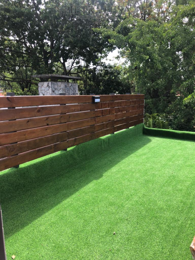 Casa ID.8297 - Casa en alquiler, 1 dormitorio, 1 baño, doble patio, Príamo, Punta Gorda.