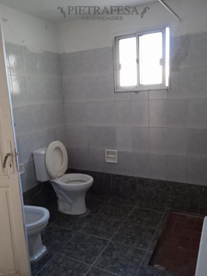 Casa ID.2519 - Casa y apartamento en venta 2 dormitorios 1 baño, fondo y cochera-Magenta-Buceo