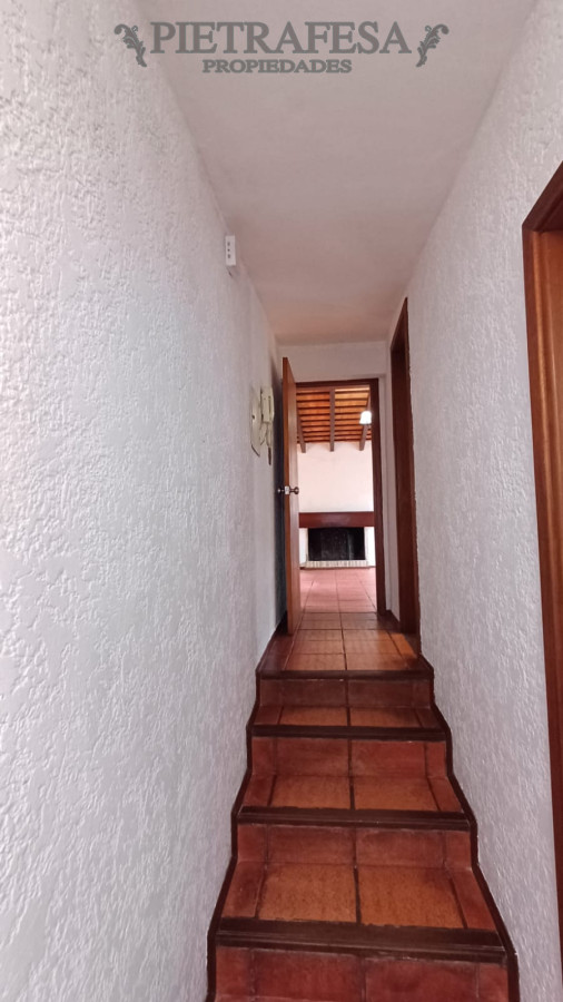Casa ID.14646 - Casa en venta Con Renta, 3 dormitorios, 1 baño, patio con parrillero. Malvin. 