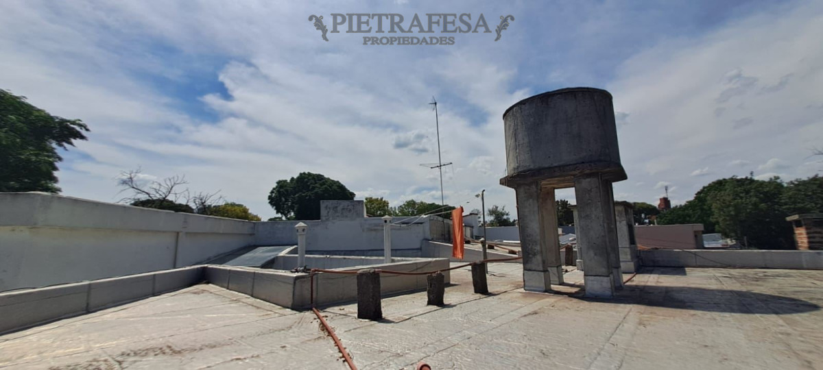 Casa ID.8855 - Casa en venta con renta, 2 dormitorios, 1 baño y patio-Buceo