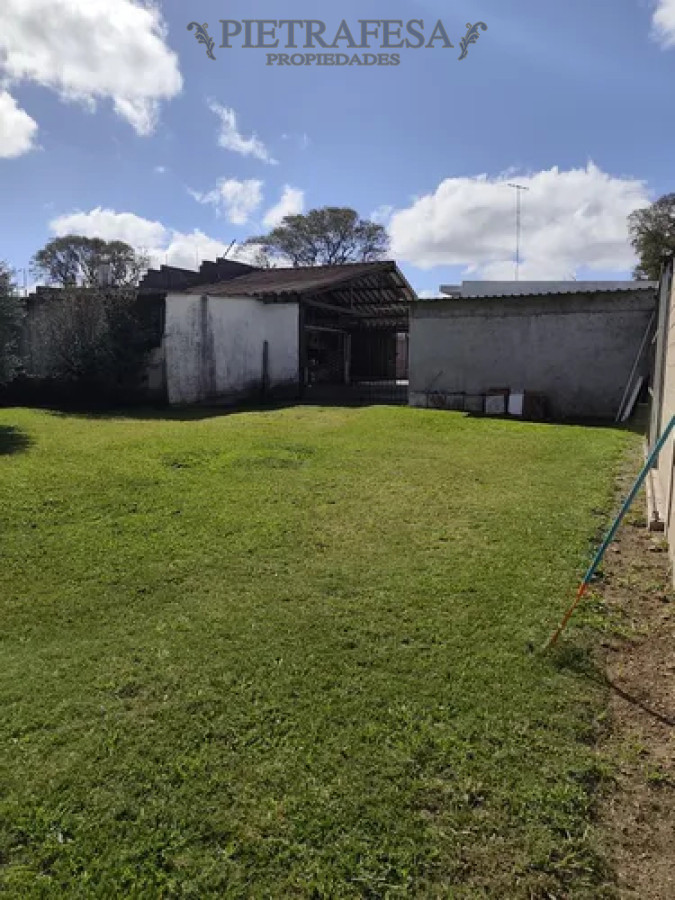 Casa ID.14430 - Casa en venta, 3 dormitorios, 2 baños, patio, barbacoa, cochera. Malvin Norte.