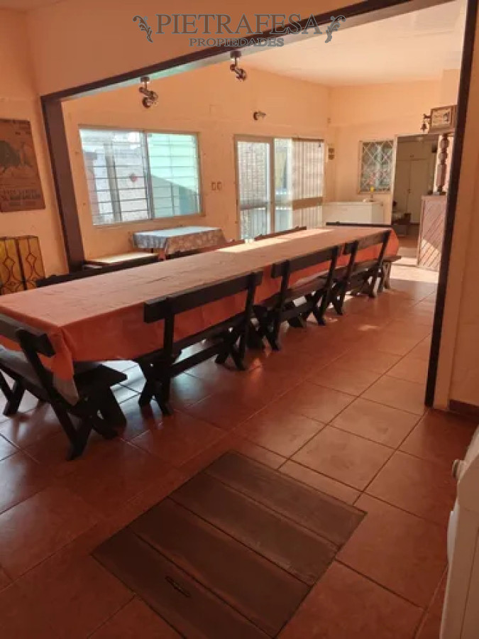 Casa ID.14430 - Casa en venta, 3 dormitorios, 2 baños, patio, barbacoa, cochera. Malvin Norte.