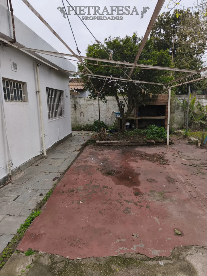 Casa ID.16310 - Casa en alquiler, 3 dormitorios, 1 baño, cochera. Shangrila 