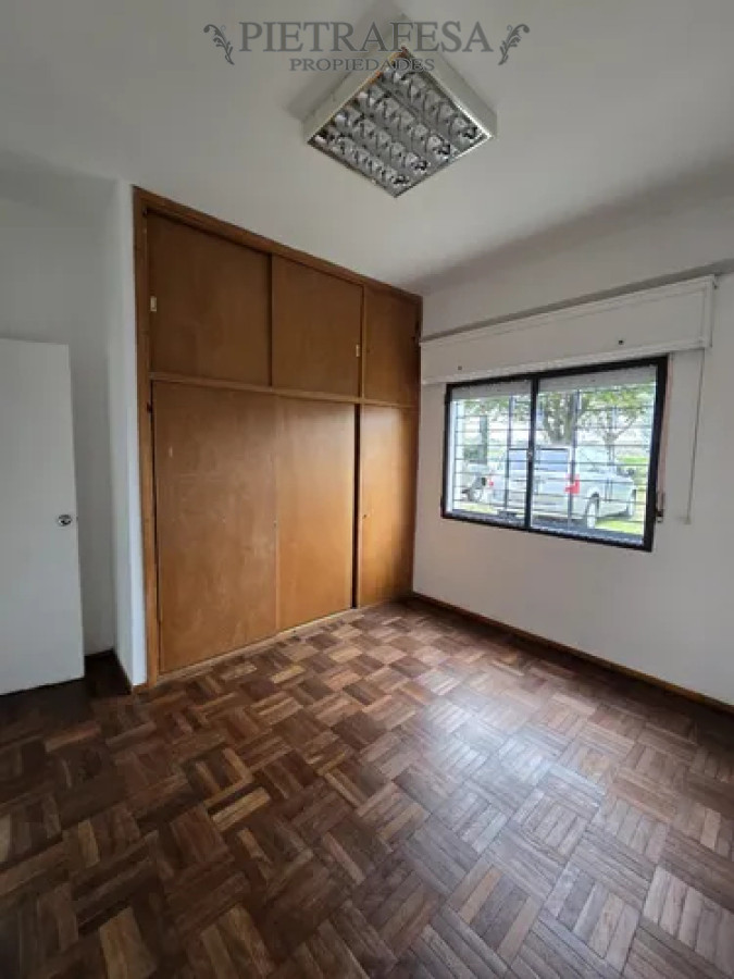 Casa ID.13715 - Casa en alquiler, 3dormitorios, 1baño, patio, cochera. Carrasco Norte.