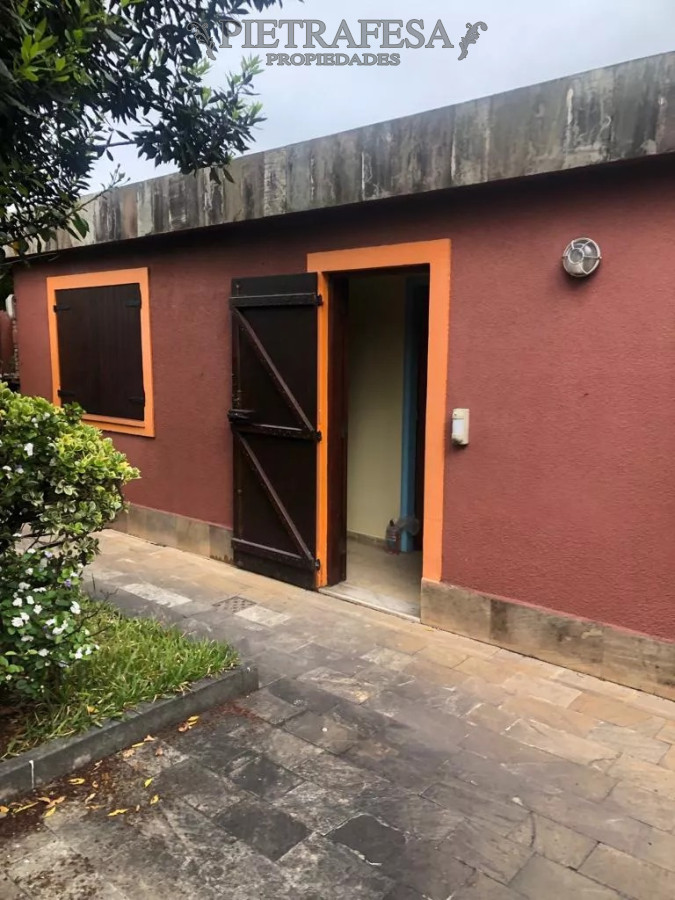Casa ID.9004 - Casa en venta 4 dormitorios, 3 baños, patio y gje-La Blanqueada