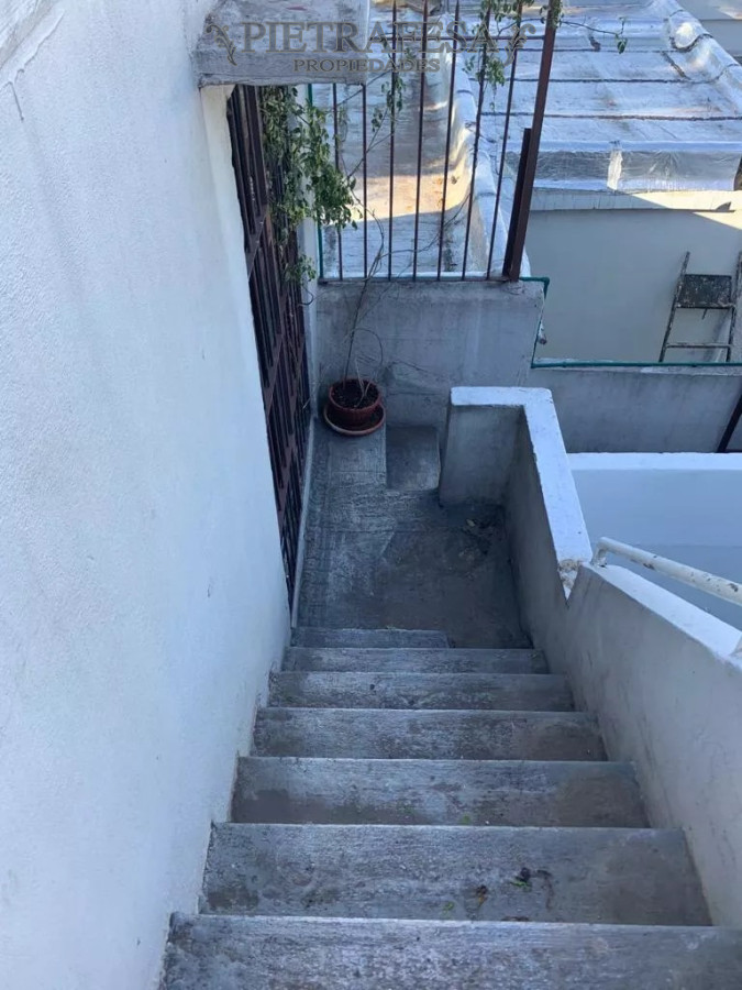 Casa ID.7852 - Casa en venta con renta 2 dormitorios, 1 baño y azotea-Juan de Dios Peza-Buceo