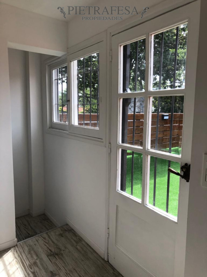 Casa ID.8297 - Casa en alquiler, 1 dormitorio, 1 baño, doble patio, Príamo, Punta Gorda.