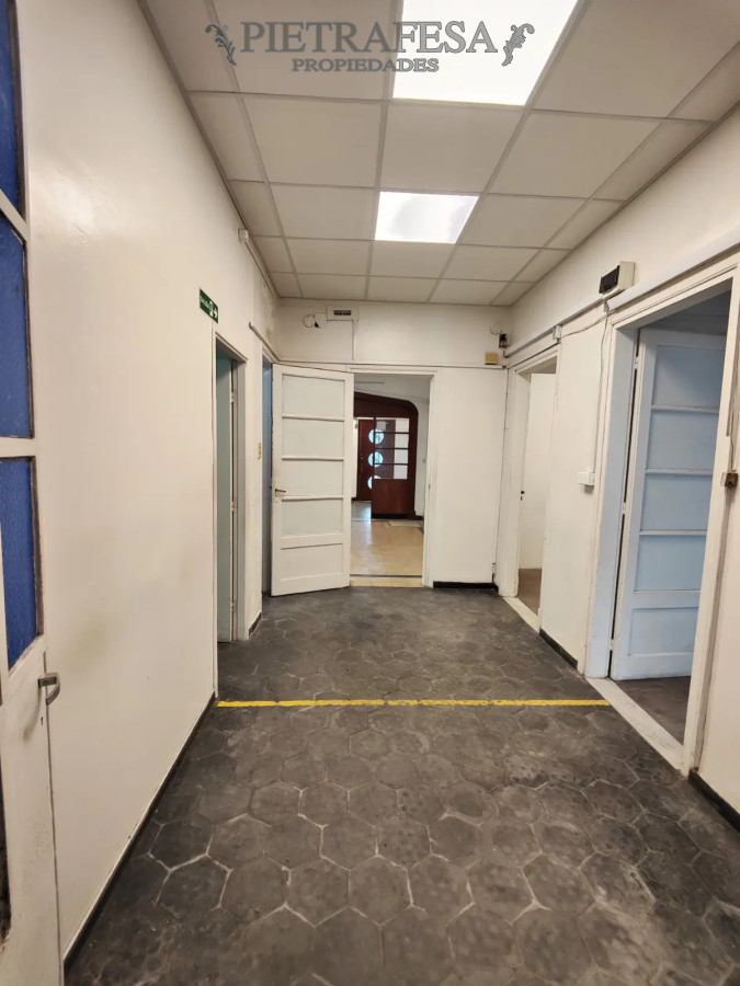 Casa ID.13588 - Casas en alquiler, 5dormitorios, 3 baños, patio, azotea. Paso Molino.