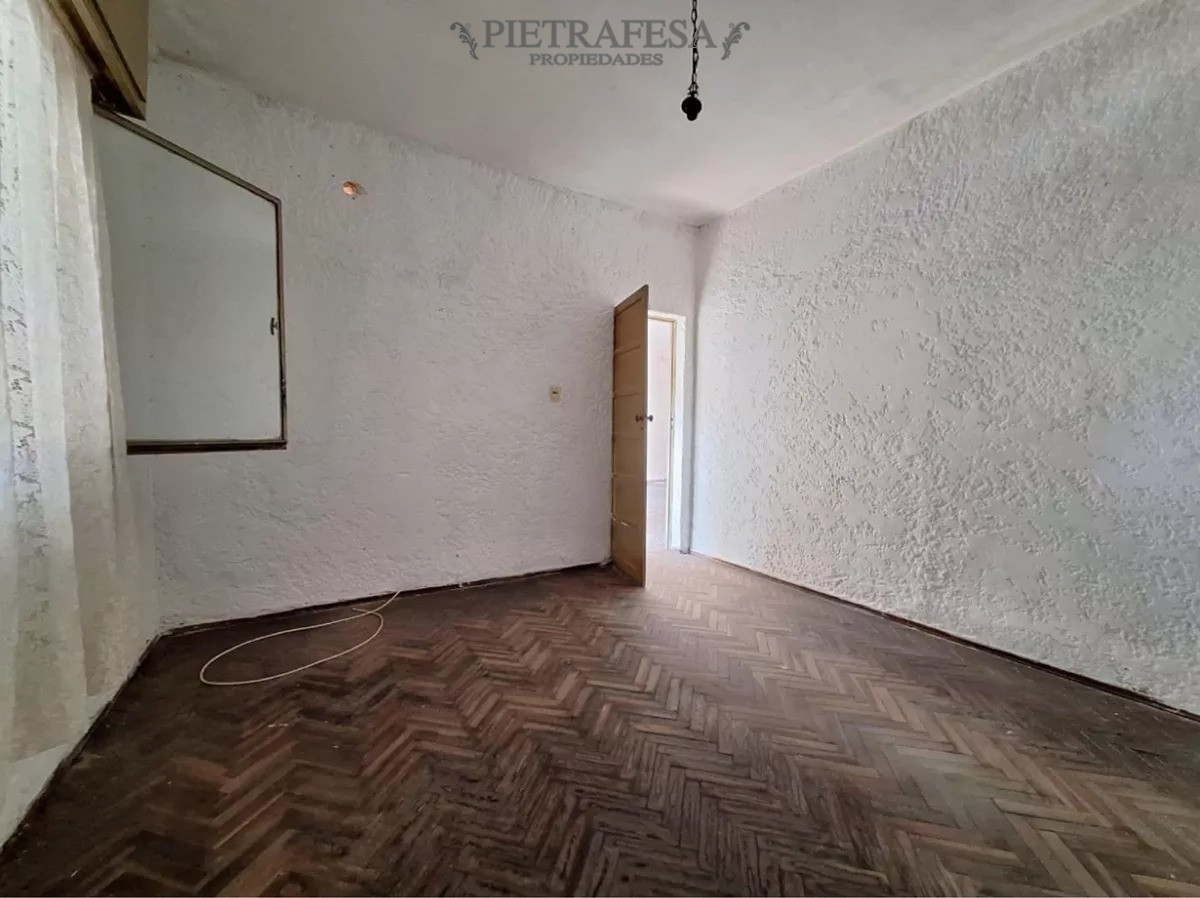 Casa ID.11374 - Casa con gran terreno, 2 dormitorios, 1 baño- Villa Española