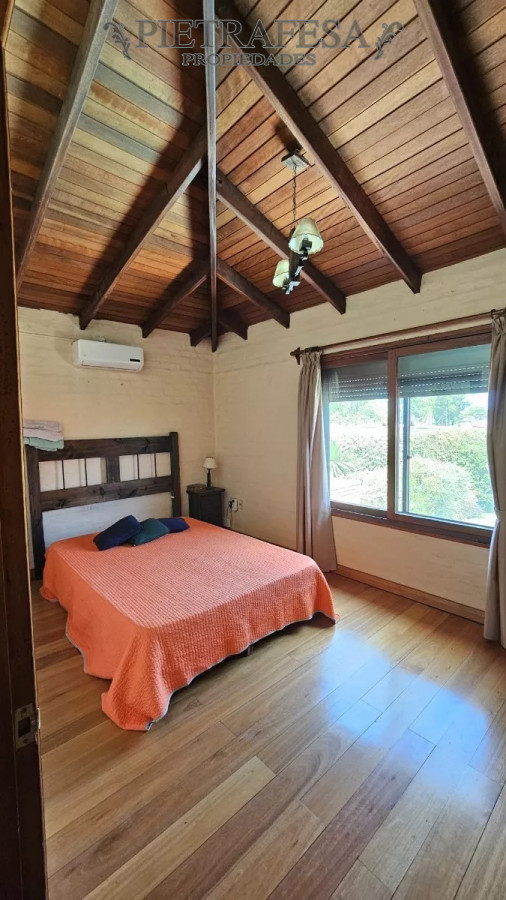 Casa ID.12647 - 2 Casas en venta,5 dormitorios, piscina, garaje-Malvin 