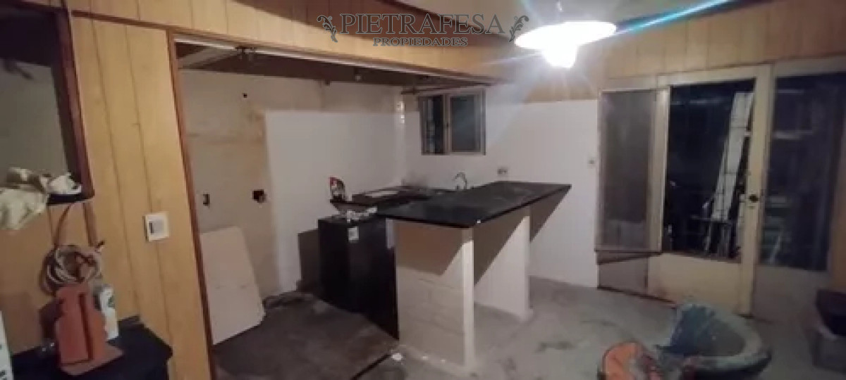 Casa ID.12678 - Casa en alquiler, 3dormitorios, 1baño, patio. Tres Cruces.