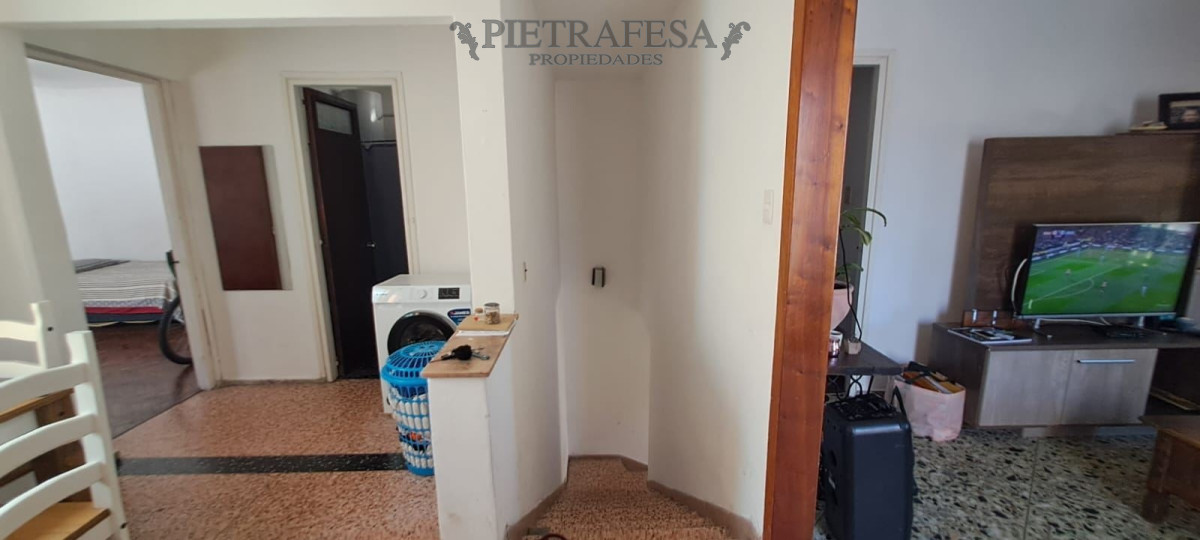 Casa ID.8855 - Casa en venta con renta, 2 dormitorios, 1 baño y patio-Buceo