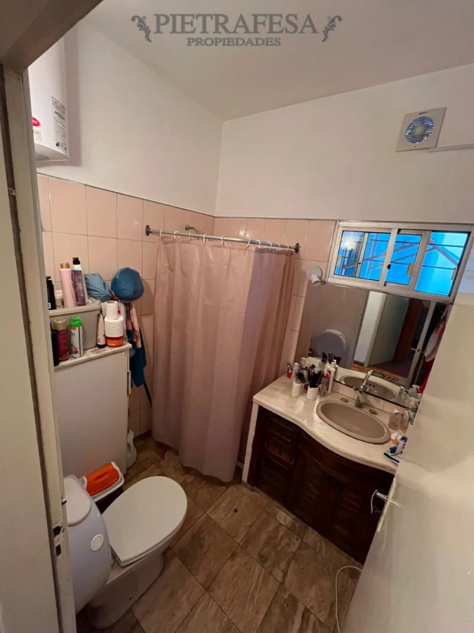 Casa ID.7555 - Casa mas apto en venta 4 dormitorios, 3 baños, fondo y garaje-Víctor Raúl Haya de la Torre-Malvin 