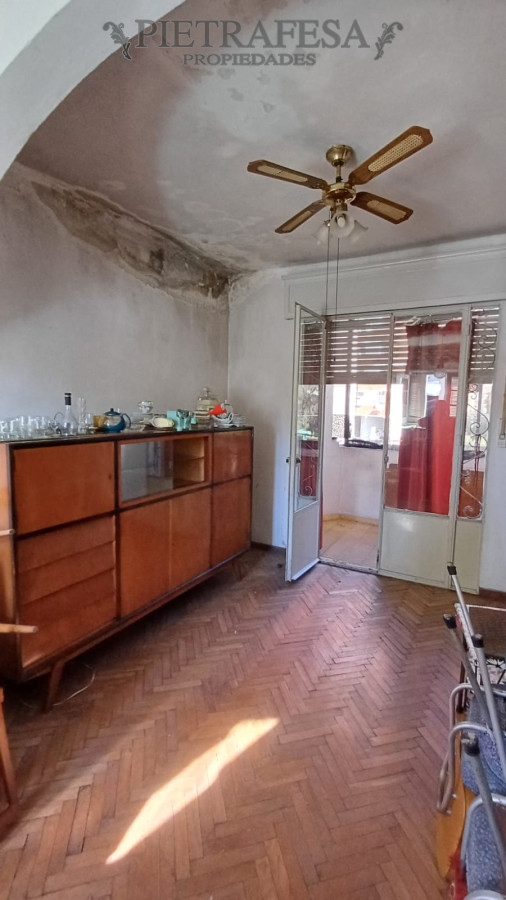 Casa ID.13895 - Casa a reciclar 2 dormitorios, 1 baño- Aires Puros 