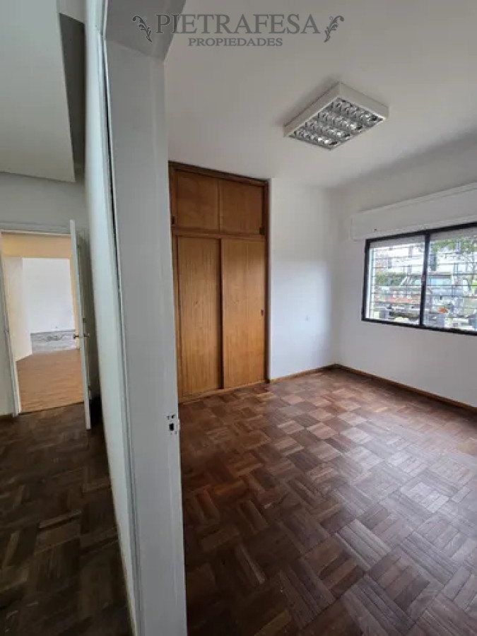 Casa ID.13715 - Casa en alquiler, 3dormitorios, 1baño, patio, cochera. Carrasco Norte.