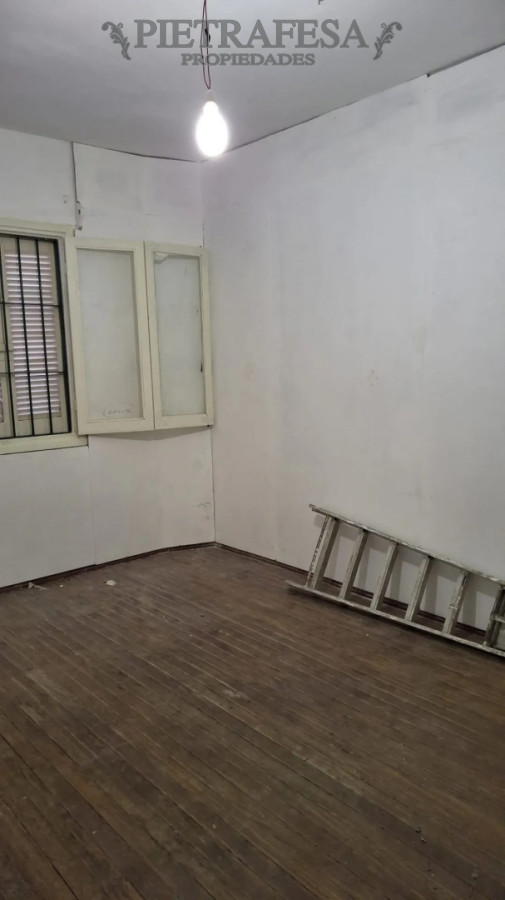 Casa ID.15170 - Casa en alquiler, 2 dormitorios, 1 baño, patio con parrillero, azotea. Prado.