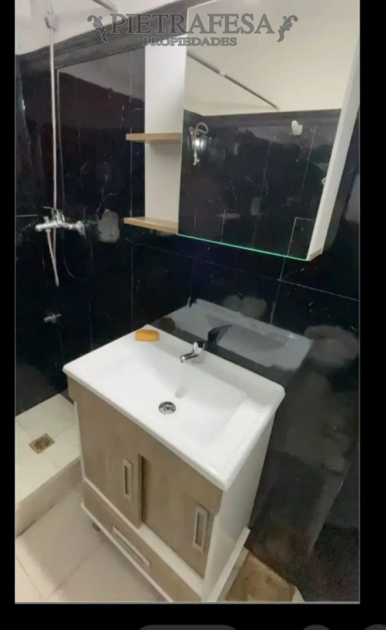 Casa ID.16116 - Casa en alquiler, 2 dormitorios, 1 baño, patio con parrillero, cochera. Buceo.