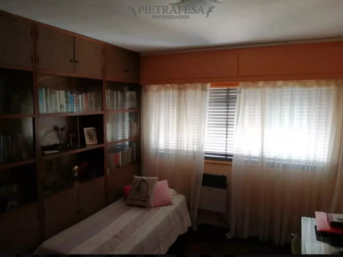 Casa ID.8809 - Casa en venta, 4 dormitorios, 3 baños, patio, barbacoa, garaje, Ramón y Cajal, La Blanqueada.