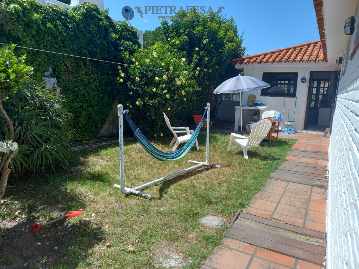 Casa ID.7345 - Casa en venta 4 dormitorios, 3 baños, fondo barbacoa y garaje-Parada 23 -Punta del Este 