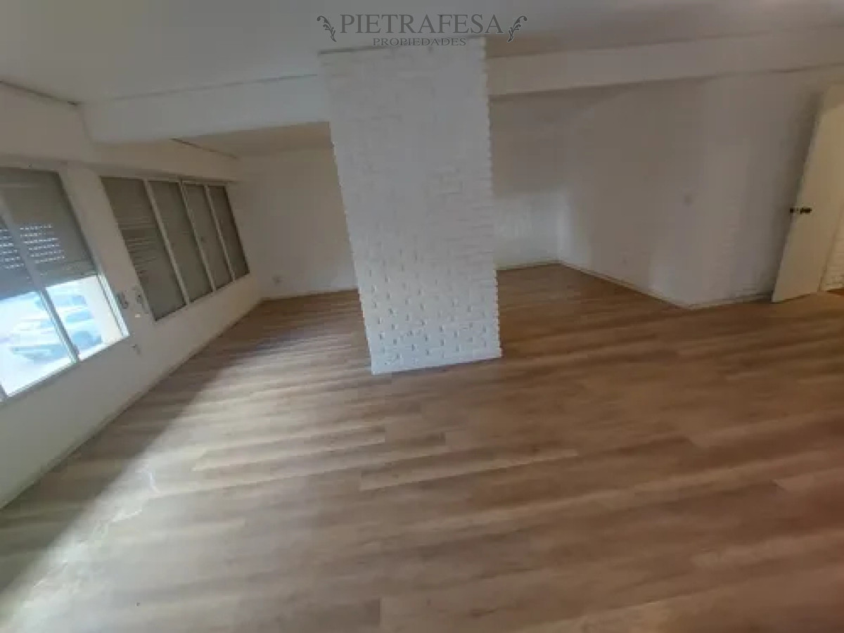 Casa ID.14336 - Casa en venta, 4 dormitorios, 3 baños, patio con parrillero, garaje doble. Puertito del Buceo.