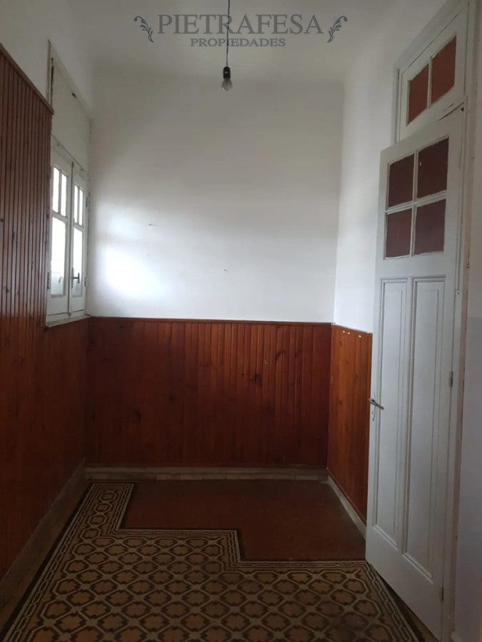 Casa ID.15593 - Casa en alquiler, 2 dormitorios, 1 baño, azotea, cochera. Curva de Maroñas.