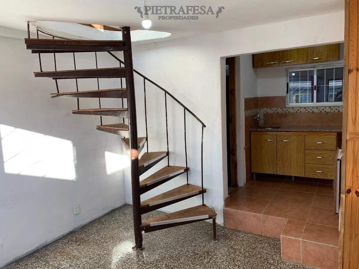 Casa ID.13186 - Casa y apto en venta, 4 dormitorios, cochera-Cerro 