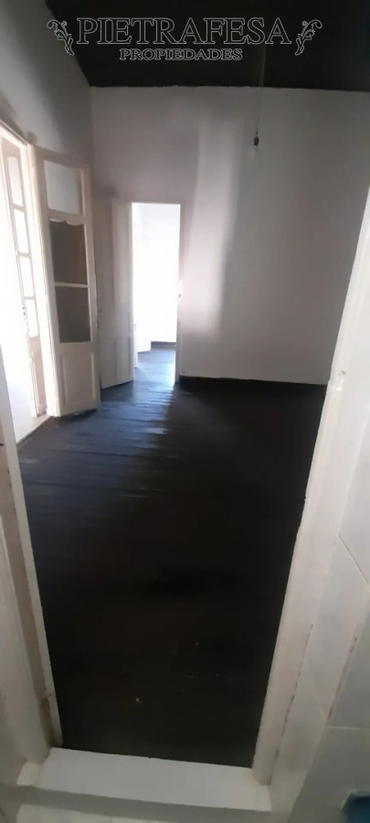 Casa ID.16000 - Casa en alquiler, 2 dormitorios, 1 baño, patio. Capurro.