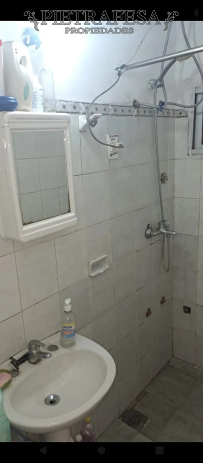 Casa ID.15076 - Casa en alquiler, 1 dormitorio, 1 baño, patio con parrillero, cochera. Solymar.