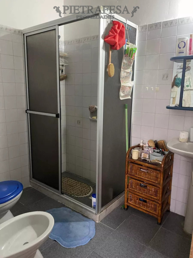 Casa ID.10541 - Casa en venta 3 dormitorios, 1 baño, patio, cochera-La Teja