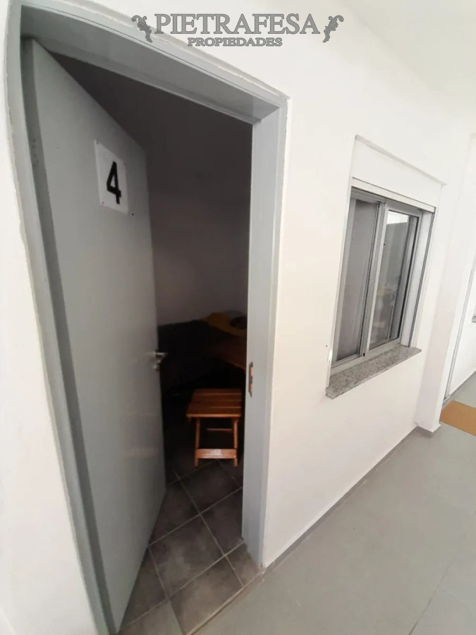Casa ID.15038 - Casa remodelada en venta, 15 habitaciones, 16 baños, patio, cocheras. Reducto.