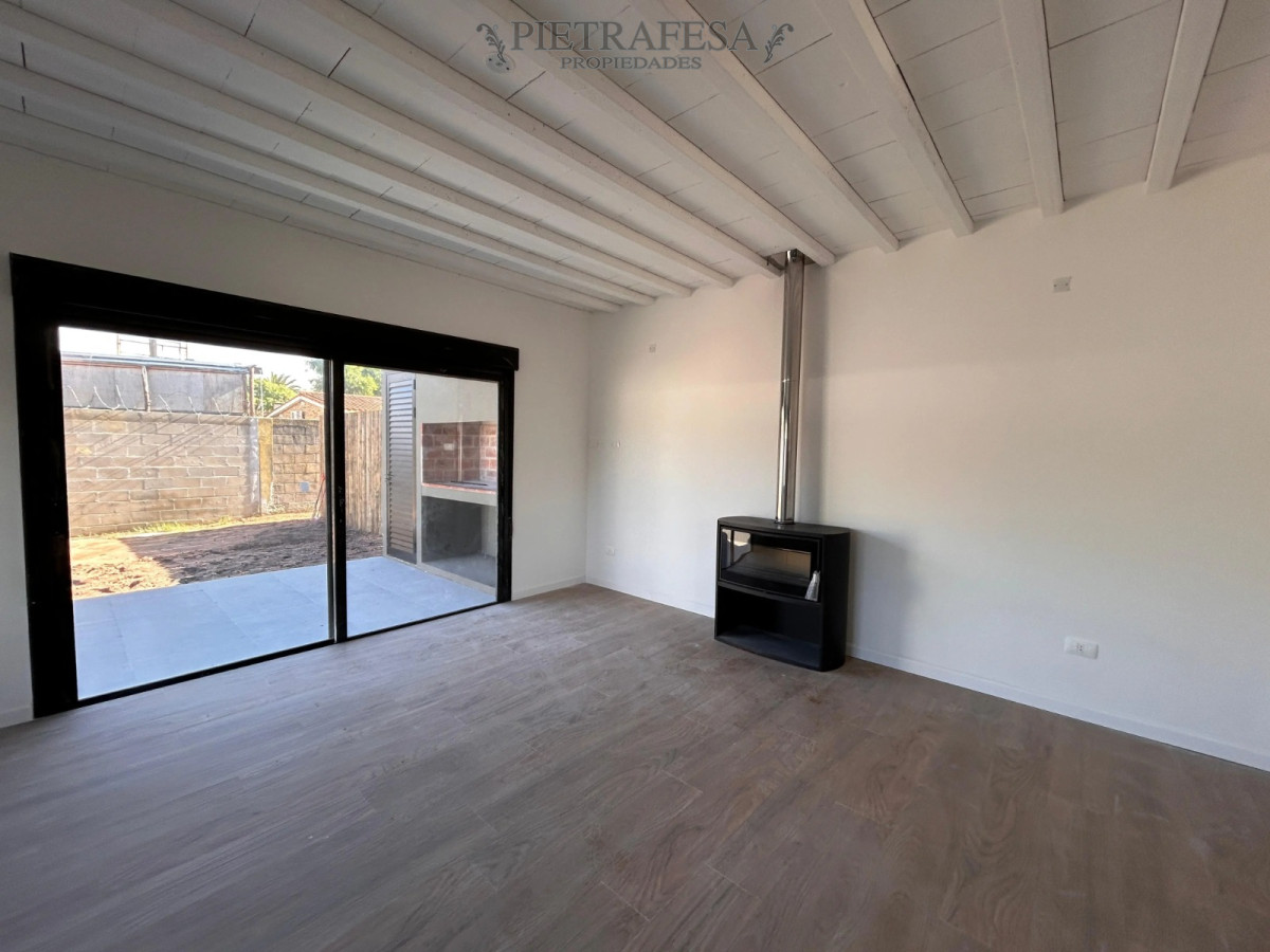Casa ID.9769 - Casa a estrenar 2 dormitorios,3 baños, cochera-Carrasco Norte